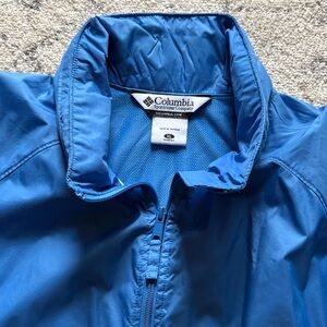 Columbia Women's Blue Jacket with foldable hood, XL